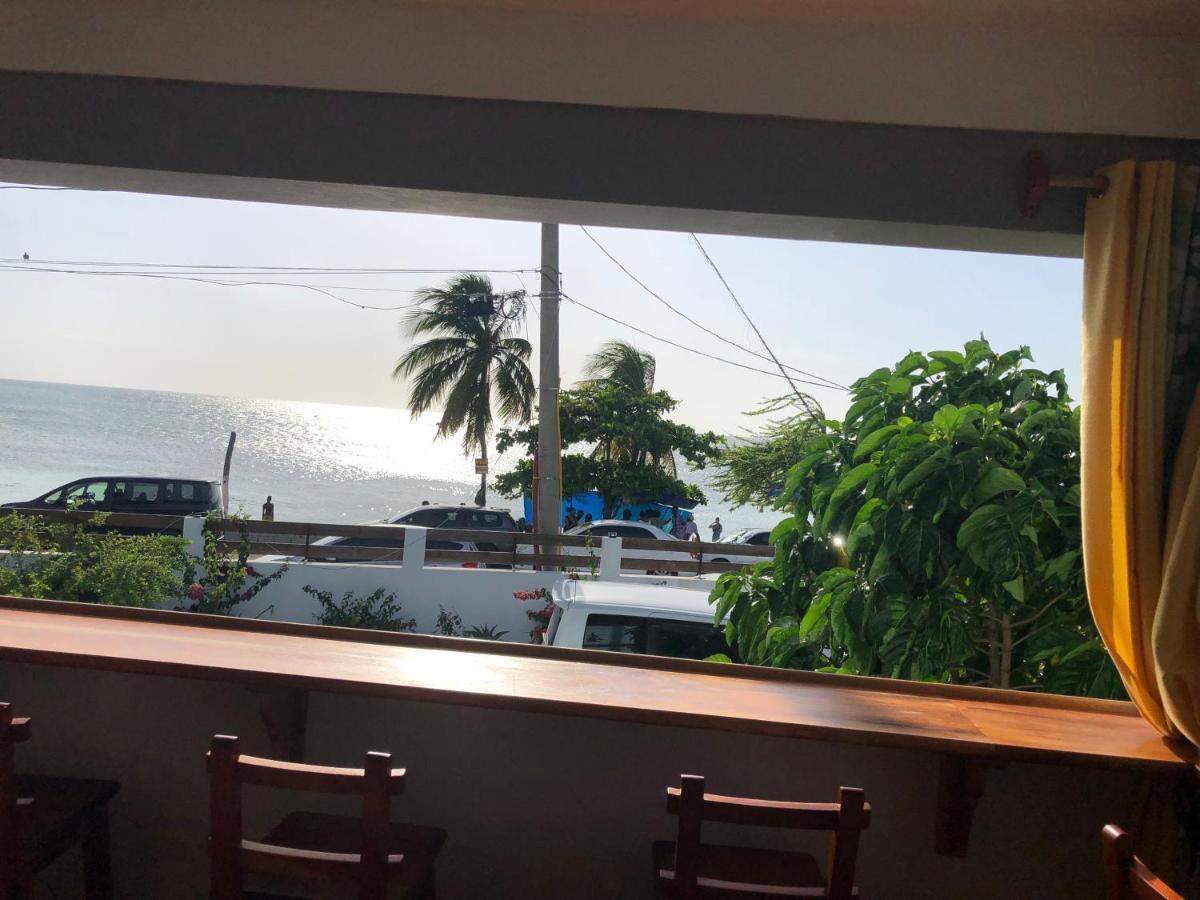 Airport Beach Hotel Montego Bay Eksteriør bilde